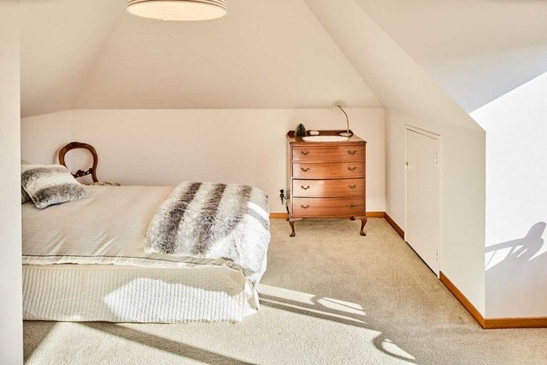 Photo of property in 2/130 Muritai Road, Eastbourne, Lower Hutt, 5013