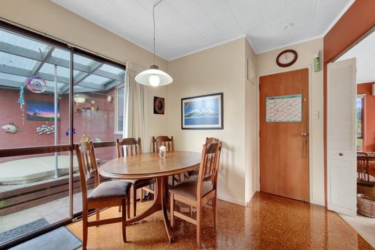 Photo of property in 10 Iles Road, Lynmore, Rotorua, 3010