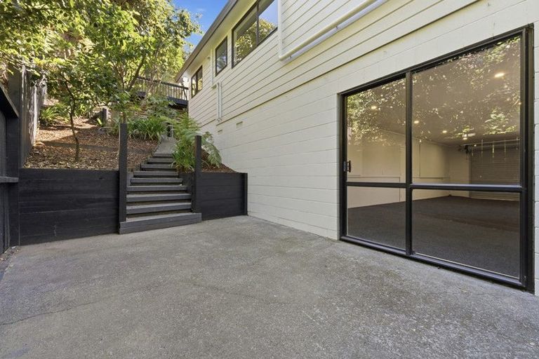 Photo of property in 2 Seaford Place, Murrays Bay, Auckland, 0630