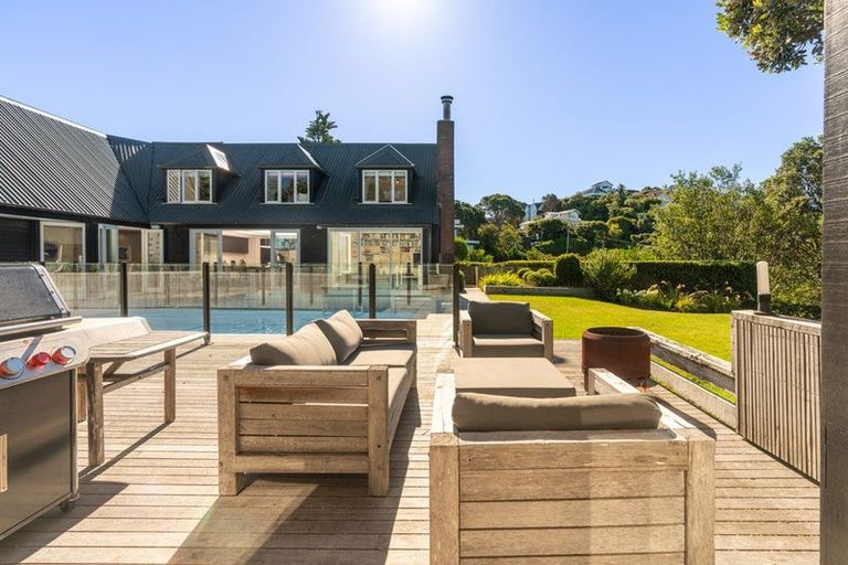 Photo of property in 34 Seatoun Heights Road, Seatoun, Wellington, 6022