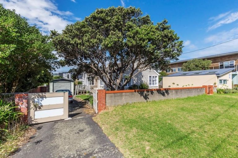 Photo of property in 11 Hector Street, Seatoun, Wellington, 6022