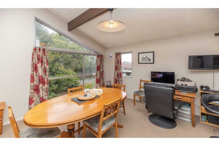 Photo of property in 10a Tracy Place, Redwood, Christchurch, 8051