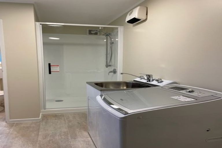 Photo of property in 18 Burma Road, Khandallah, Wellington, 6035