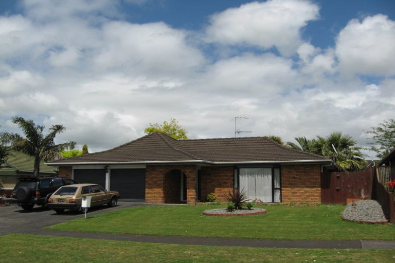 Photo of property in 15 Gardone Terrace, Conifer Grove, Takanini, 2112