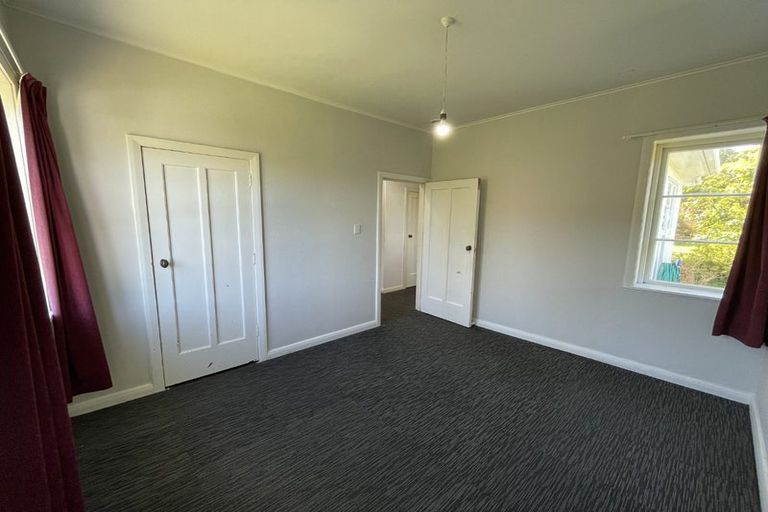 Photo of property in 38 Sunshine Avenue, Karori, Wellington, 6012