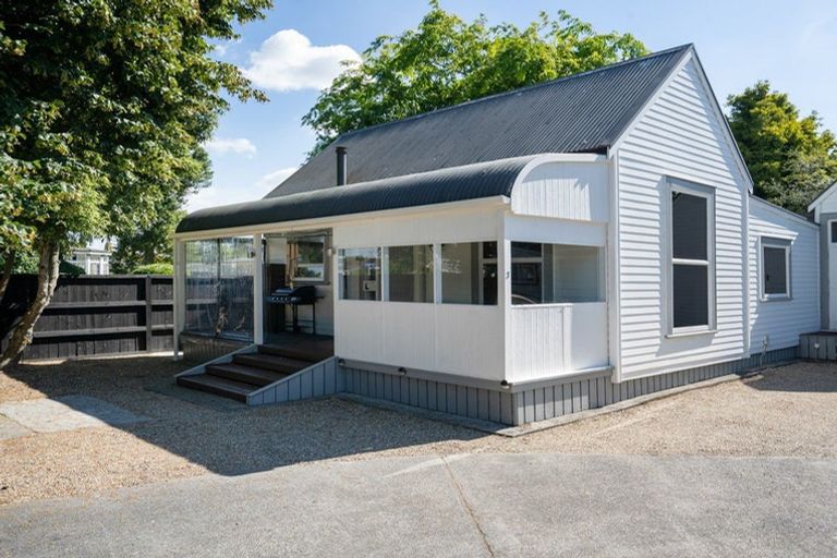 Photo of property in 1/201 Victoria Street, Cambridge, 3434