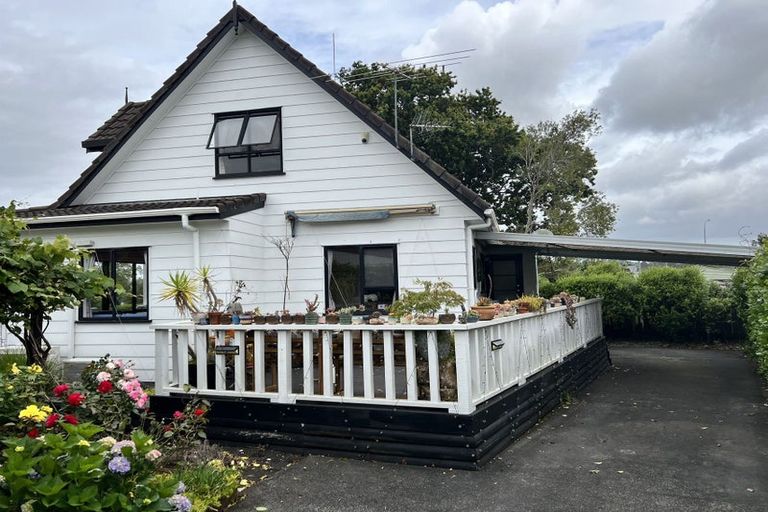 Photo of property in 54 Redlands Grove, Swanson, Auckland, 0612