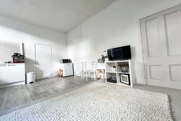 Photo of property in 2/24 West End Road, Herne Bay, Auckland, 1022