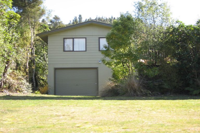 Photo of property in 9 Kaiuru Avenue, Pukawa Bay, Turangi, 3381