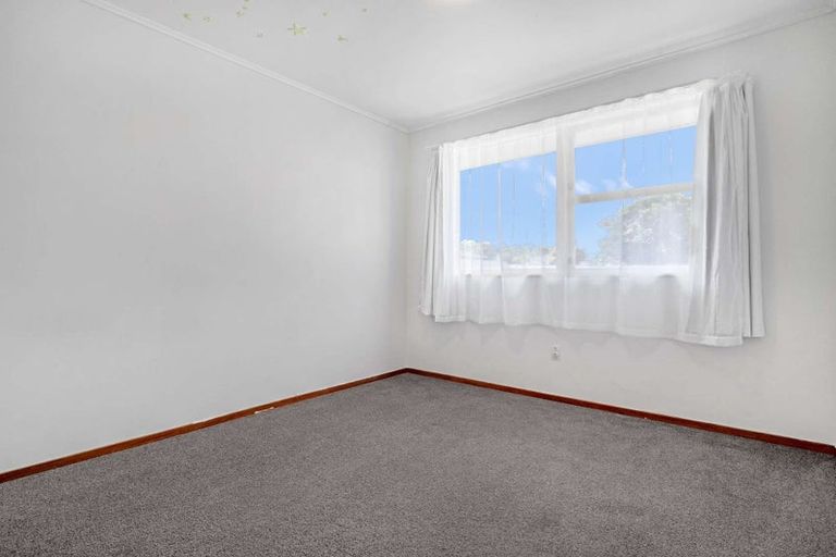 Photo of property in 1/5 Addison Drive, Glendene, Auckland, 0602