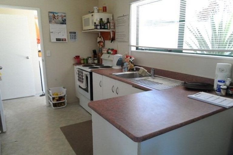 Photo of property in 6a Jillian Drive, Ranui, Auckland, 0612