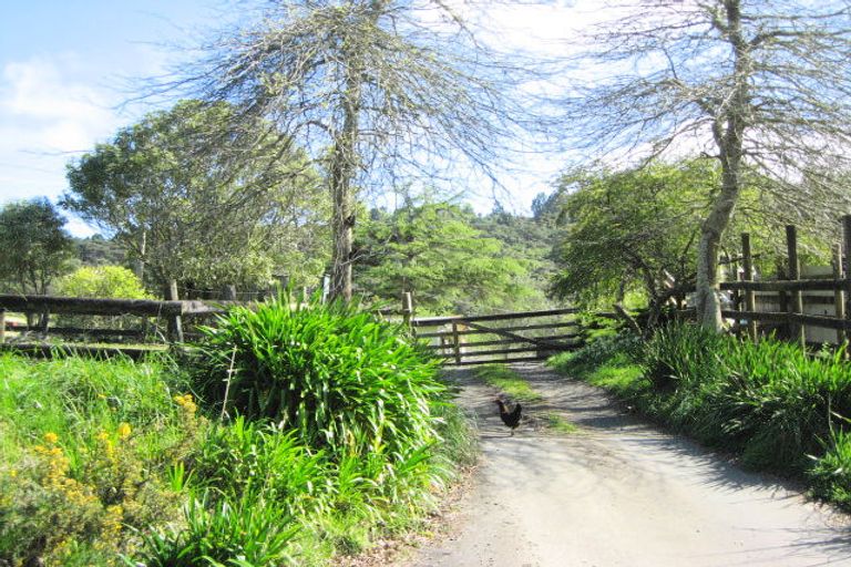 Photo of property in 99 Bethells Road, Waitakere, Auckland, 0781