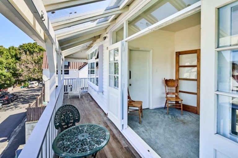 Photo of property in 8 Pitarua Street, Thorndon, Wellington, 6011