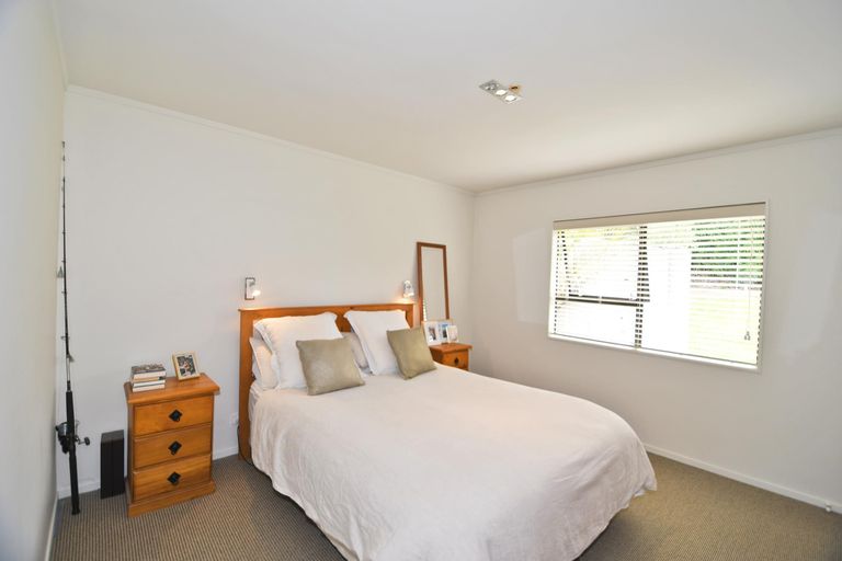 Photo of property in 3 Kendale Drive, Leigh, 0985