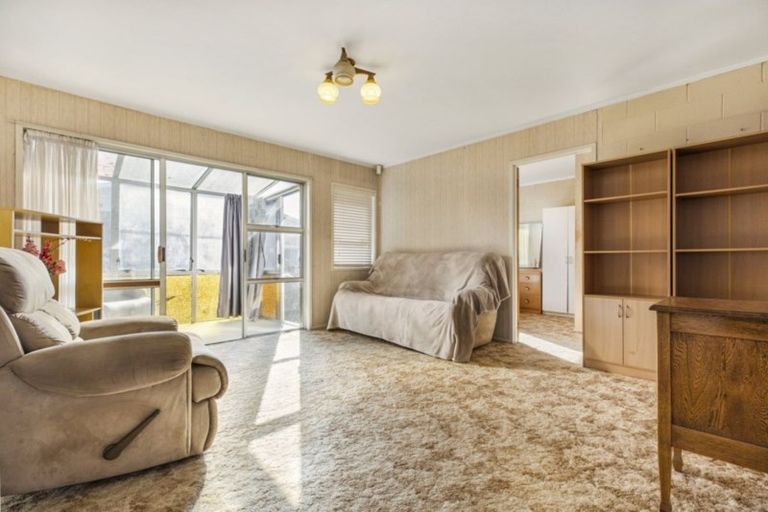 Photo of property in 2/121 Gardner Avenue, New Lynn, Auckland, 0600