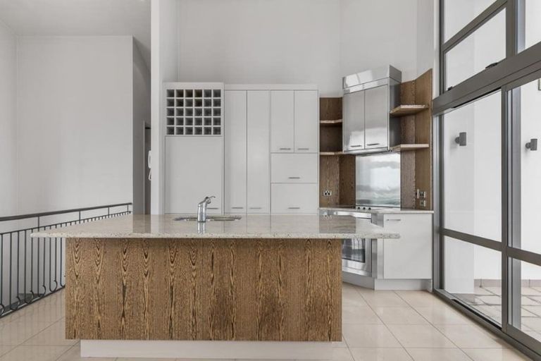 Photo of property in Tower Hill Apartments, 15f/1 Emily Place, Auckland Central, Auckland, 1010