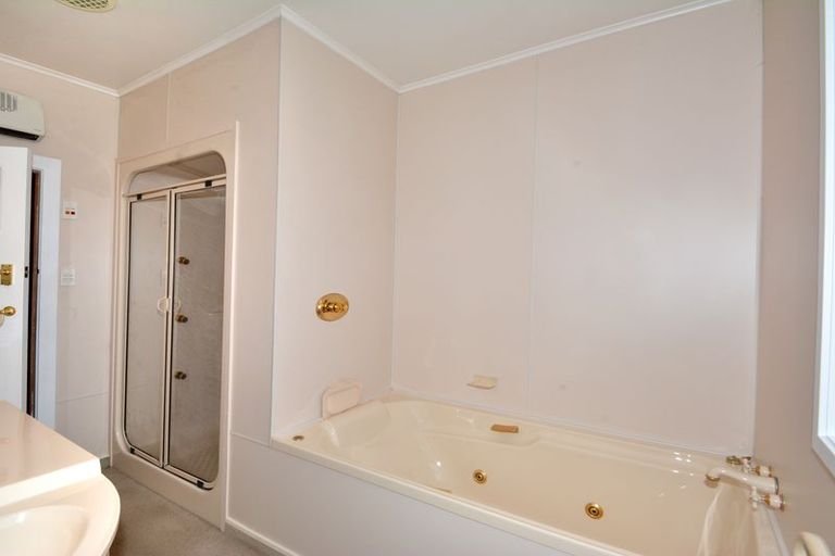 Photo of property in 217 Bay View Road, Saint Clair, Dunedin, 9012