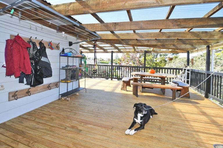 Photo of property in 57 Hauraki Road, Leigh, Warkworth, 0985