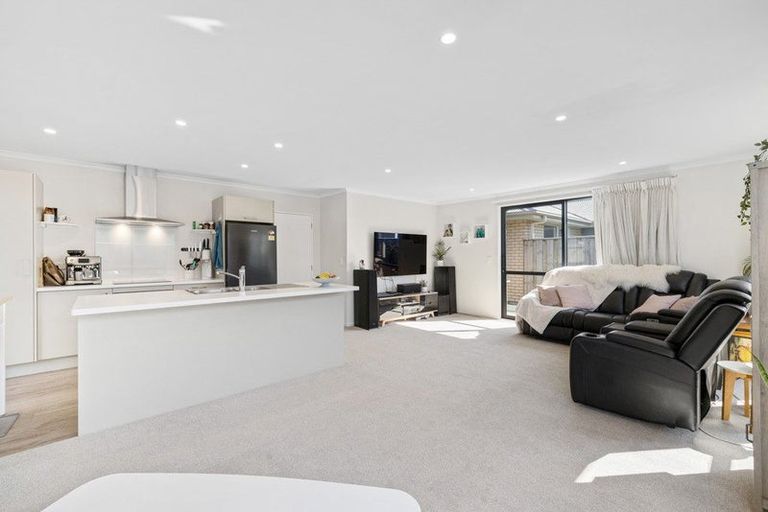 Photo of property in 43 Sholto Duncan Crescent, Halswell, Christchurch, 8025