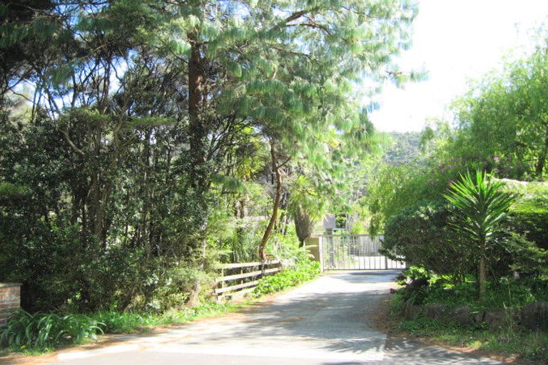 Photo of property in 135 Bethells Road, Waitakere, Henderson, 0781