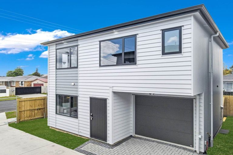 Photo of property in 2/177 Old Wairoa Road, Papakura, 2110