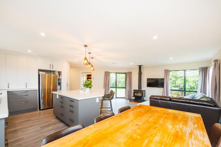 Photo of property in 190 Kelvin Grove Road, Kelvin Grove, Palmerston North, 4414