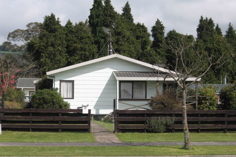 Photo of property in 57a Aquarius Drive, Kawaha Point, Rotorua, 3010