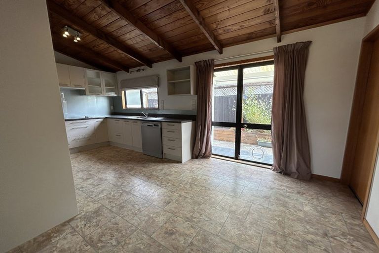 Photo of property in 14a Chablis Place, Henderson, Auckland, 0612