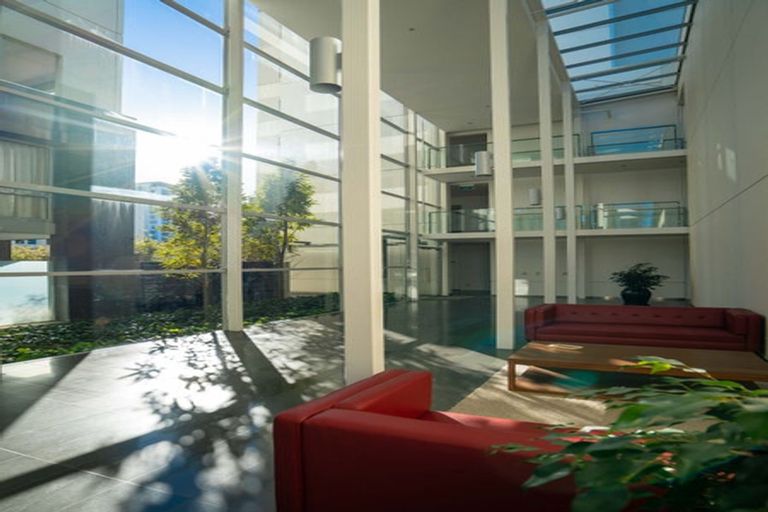 Photo of property in Sanctum Apartments, 11/10a Ebor Street, Te Aro, Wellington, 6011