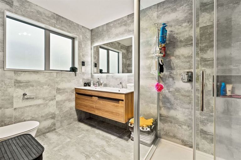 Photo of property in 5 Mccaw Avenue, Whenuapai, Auckland, 0618