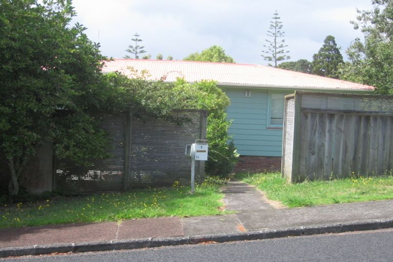 Photo of property in 1 Arahia Street, Northcote, Auckland, 0627