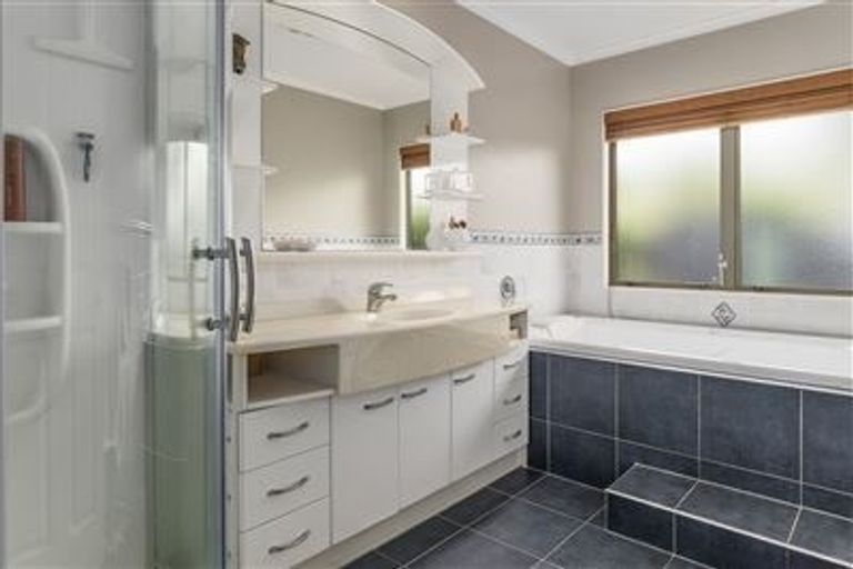 Photo of property in 6 Orchid Place, Ohauiti, Tauranga, 3112