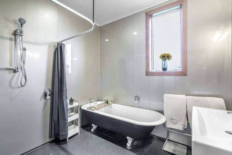 Photo of property in 2 Stanley Street, Wairio, Otautau, 9689