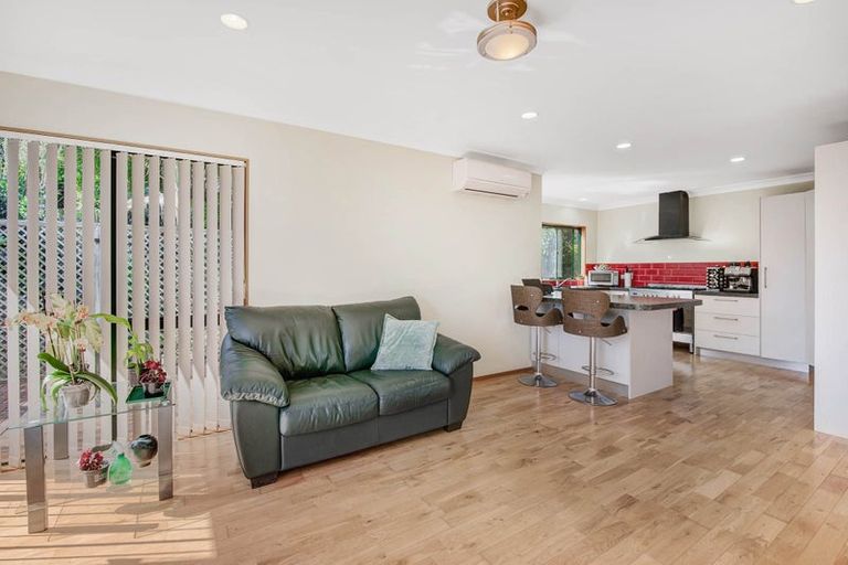 Photo of property in 13 Jelas Road, Red Beach, 0932