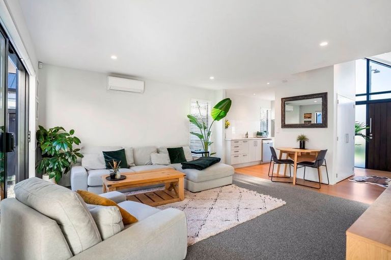 Photo of property in 7 Parachute Crescent, Papakura, 2110