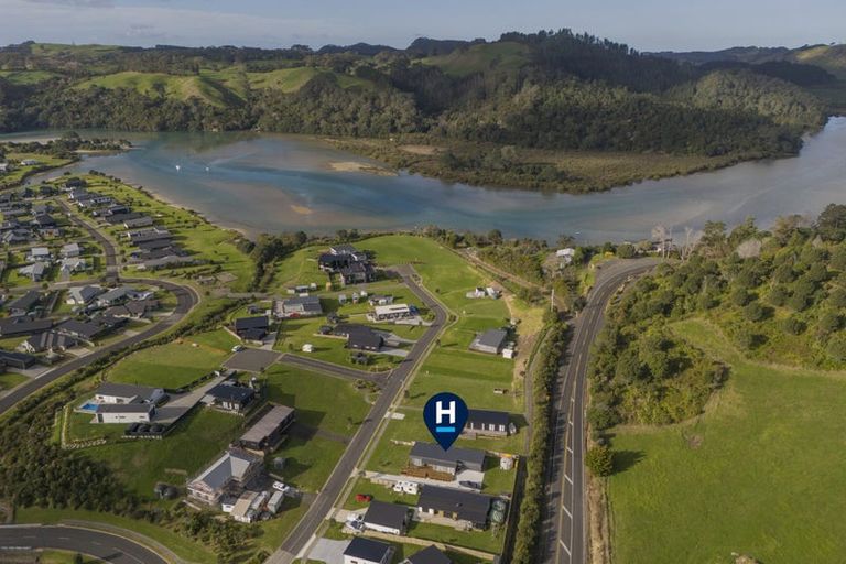 Photo of property in 8 Fred Harsant Drive, Cooks Beach, 3591