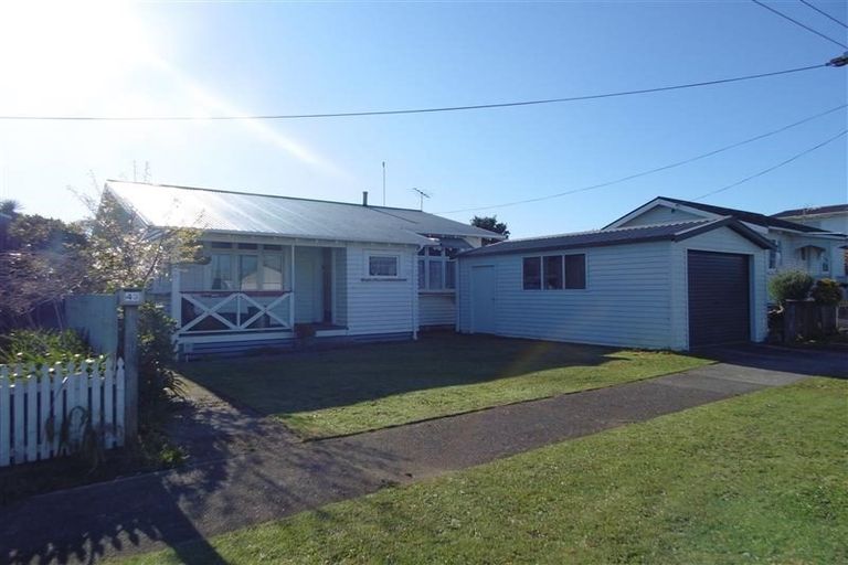 Photo of property in 43 Lyn Street, Lynmouth, New Plymouth, 4310