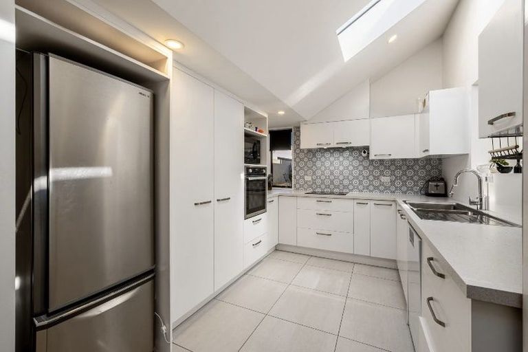 Photo of property in 74c Glandovey Road, Fendalton, Christchurch, 8052