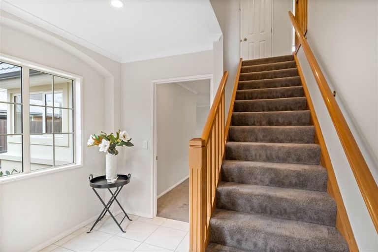 Photo of property in 43 Memorial Avenue, Ilam, Christchurch, 8053