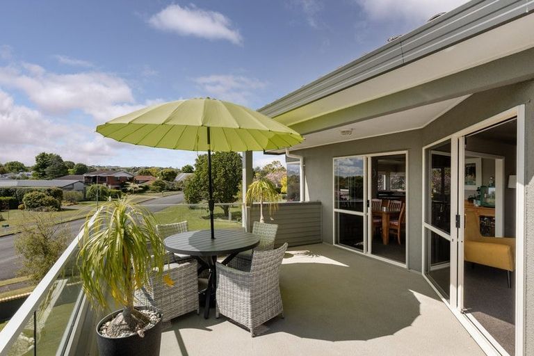 Photo of property in 23 Links View Drive, Omokoroa, 3114