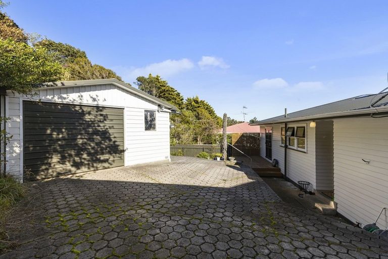 Photo of property in 4 Barberry Grove, Maungaraki, Lower Hutt, 5010