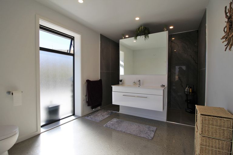 Photo of property in 211 Mcarthur Road, Springvale, Alexandra, 9391