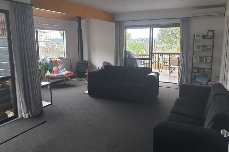 Photo of property in 1/186 East Coast Road, Forrest Hill, Auckland, 0620