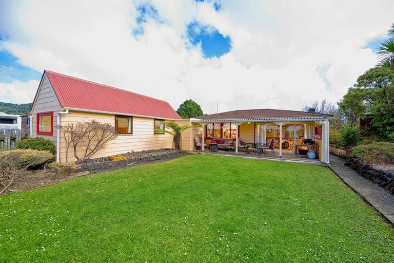 Photo of property in 772 West Coast Road, Oratia, Auckland, 0604