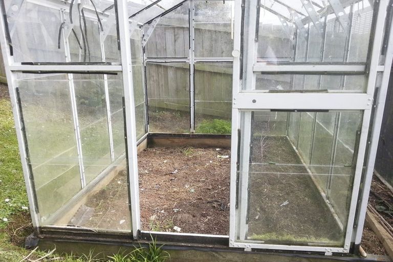 Photo of property in 35 Moffat Road, Red Beach, 0932