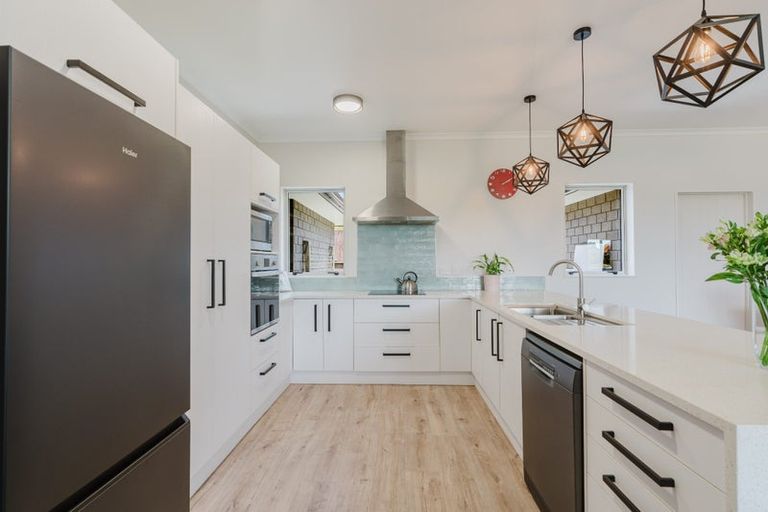 Photo of property in 1 Ruske Place, Grandview Heights, Hamilton, 3200