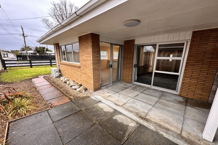 Photo of property in 1/1 Pine Road, Orewa, 0931