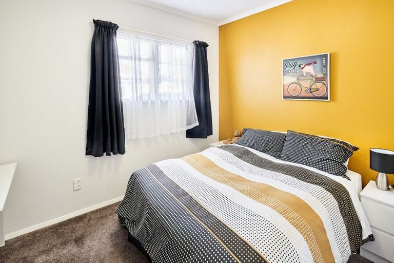 Photo of property in 36 Heretaunga Square, Silverstream, Upper Hutt, 5019