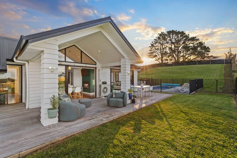 Photo of property in 72 Vaughans Road, Long Bay, Albany, 0792