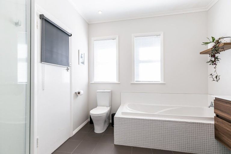 Photo of property in 51 Jackson Street, Island Bay, Wellington, 6023